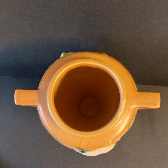 Roseville Pottery Freesia Tangerine 8" Footed Vase (121-8") - Picture 4 of 9